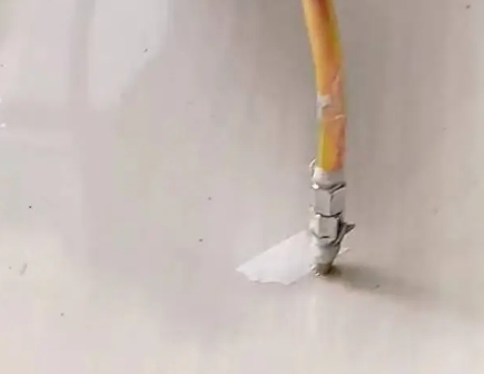 宜昌瓷砖空鼓维修公司专业解答在瓷砖铺贴过程中，如果使用的砂料过粗（如全部使用了粗砂），可能会导致以下问题